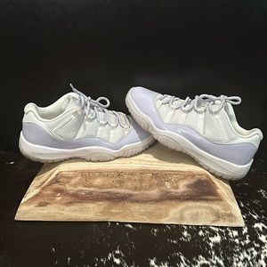 Air Jordan 11 Low *Violets*